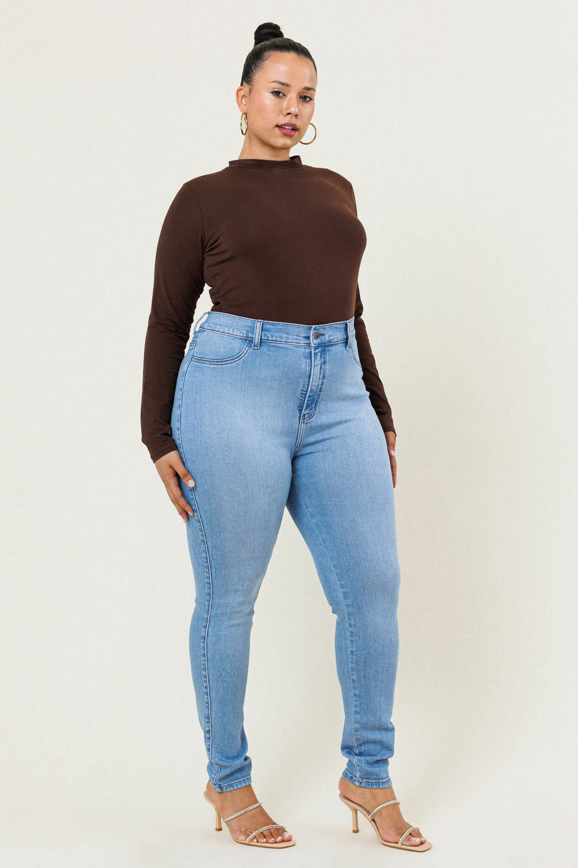 Plus Cozy Vibrant Skinny Jeans: Light Stone