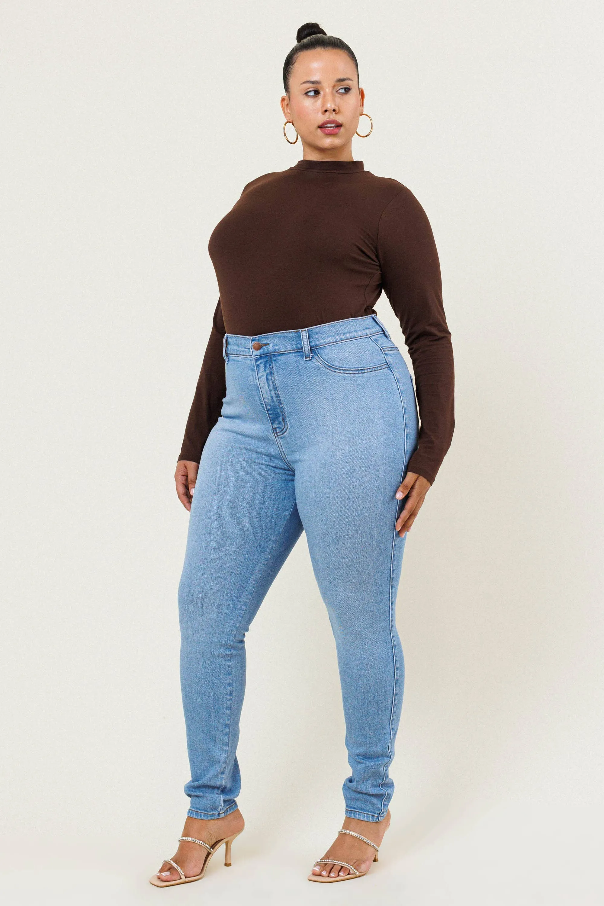 Plus Cozy Vibrant Skinny Jeans: Light Stone